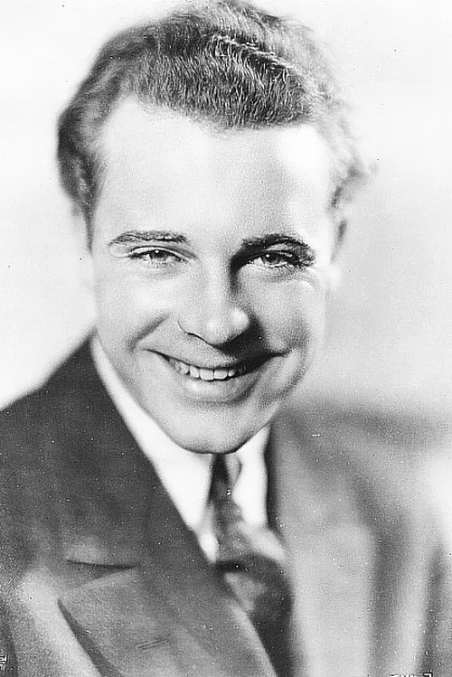 James Murray interpretando a Commander Toad (voice)