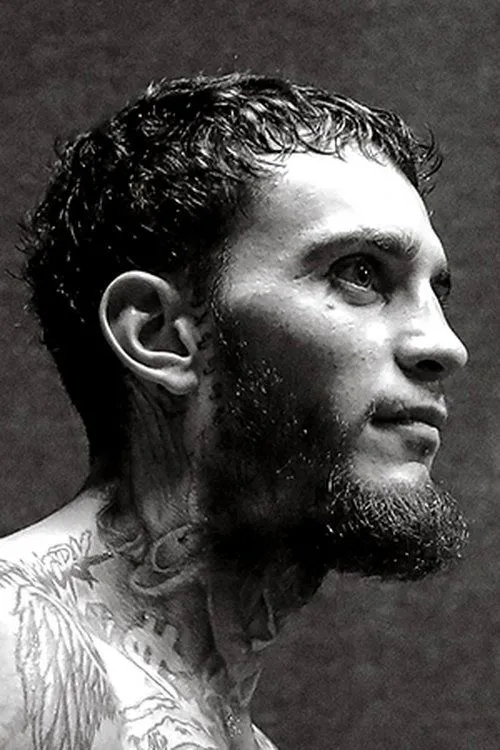 James Wilkins interpretando a Self