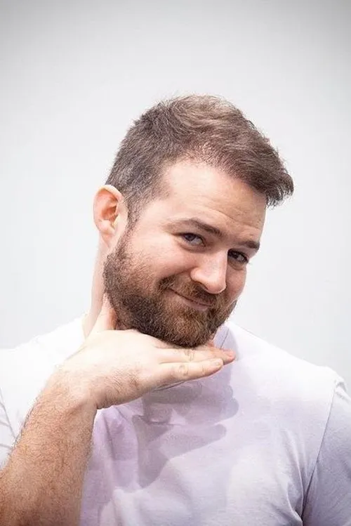 James Wyatt interpretando a Keyboard, MD