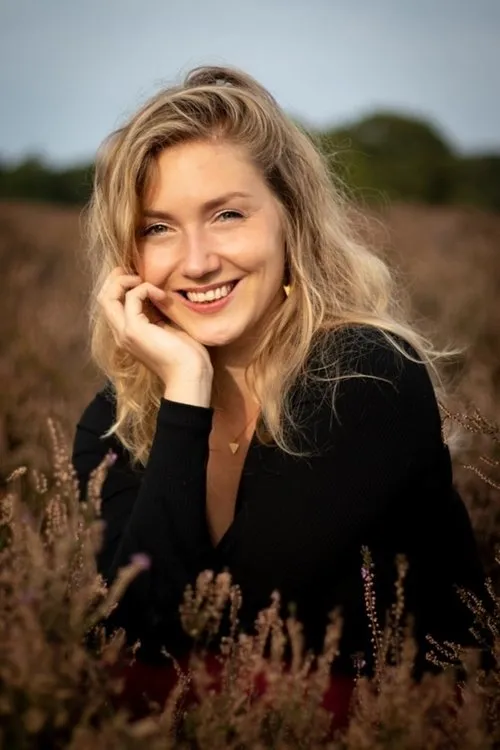 Jamie Kazàn en su biografía y filmografía