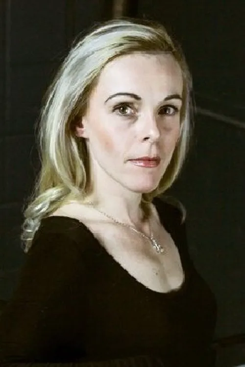 Jamie Tognazzini interpretando a Adam