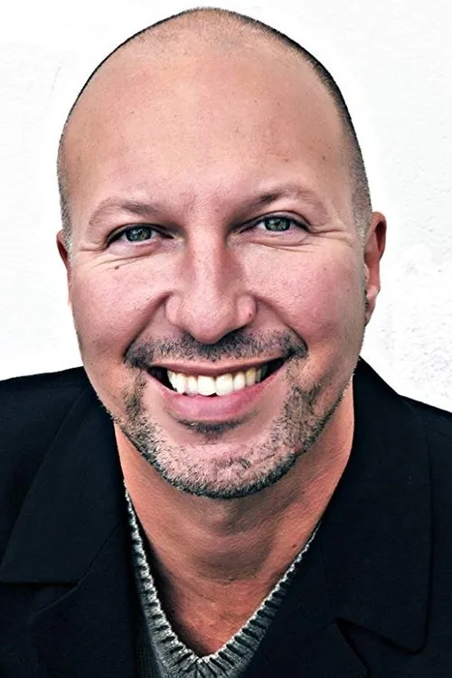 Jamil Drissi interpretando a Armand