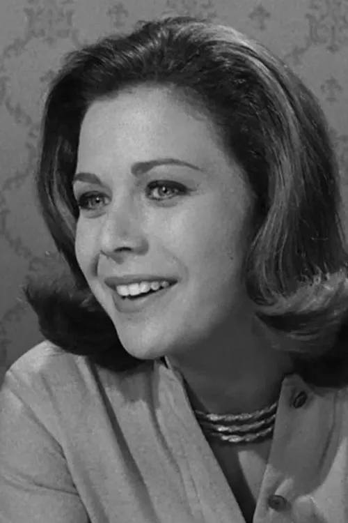 Jan Shutan interpretando a Ruth Cramer