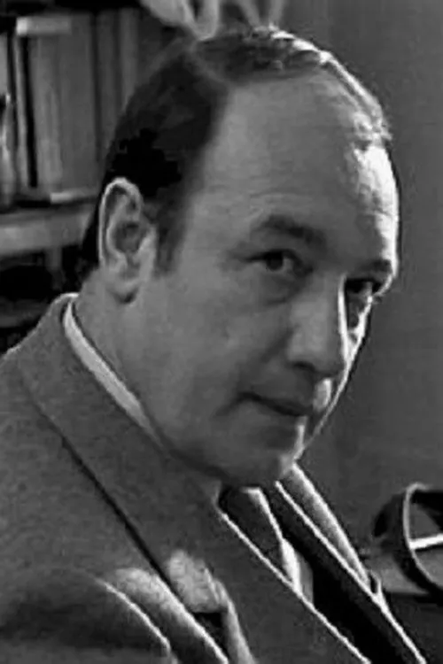 Jan Tesarz interpretando a Waldemar Rekowski