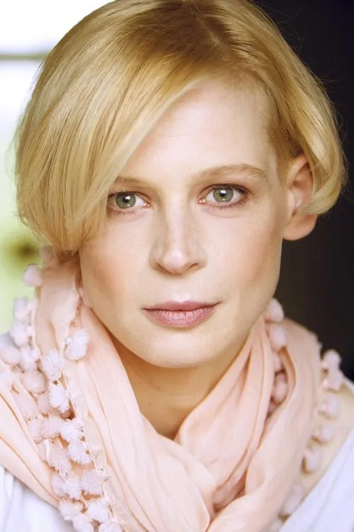 Jana Schulz interpretando a Katrin Bendersen