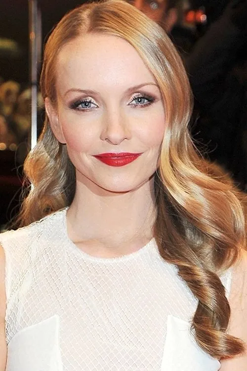 Janin Ullmann interpretando a Karla Bergmann