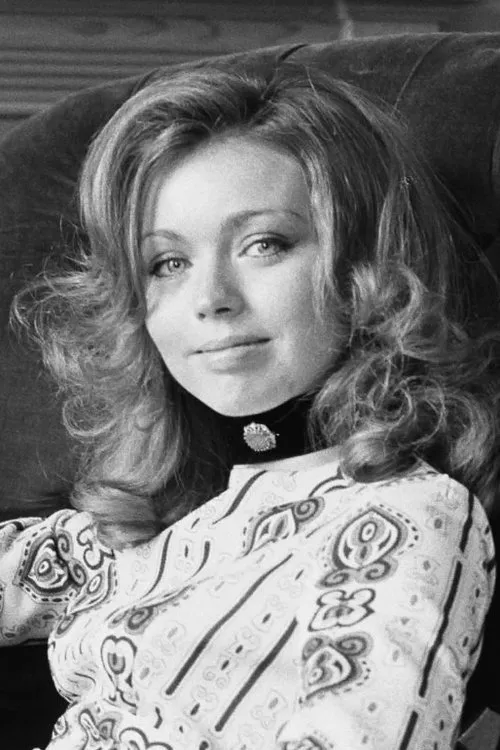 Janina Faye interpretando a Tania