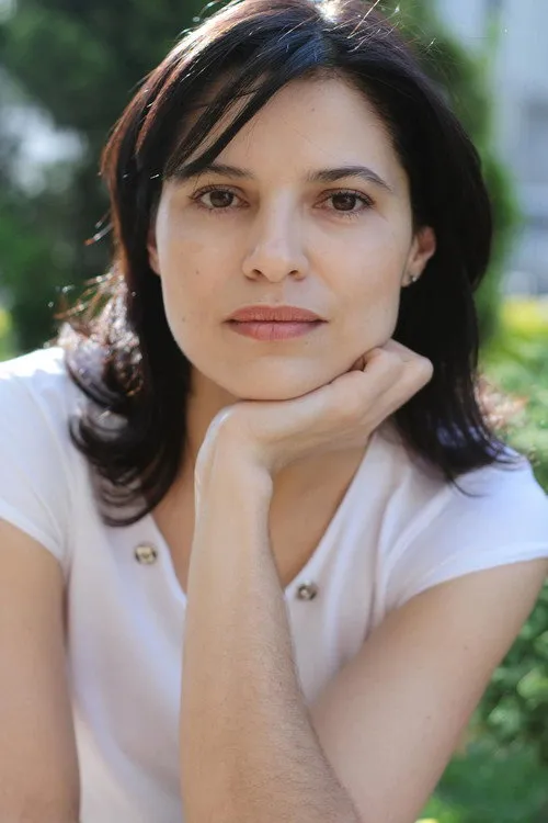 Janine Corrêa interpretando a Marluce