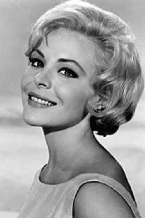 Fergus McClelland ha trabajado con Janine Gray en 1 ocasiones