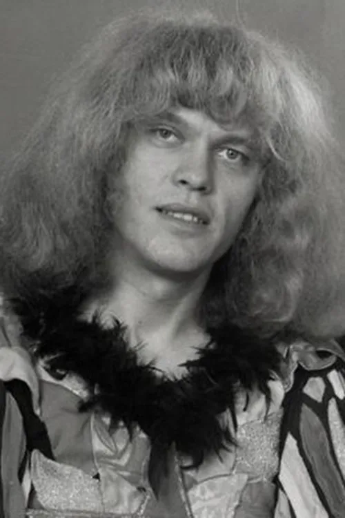 János Kóbor interpretando a