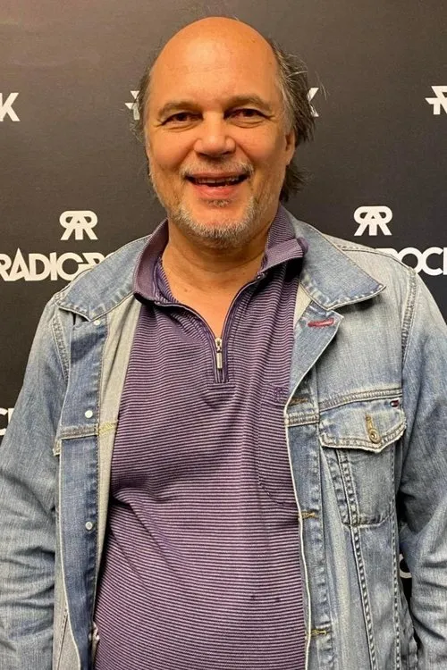 Jari Salmi interpretando a Hypnotisoija