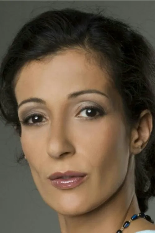 Jasmin Hahn interpretando a Leyla