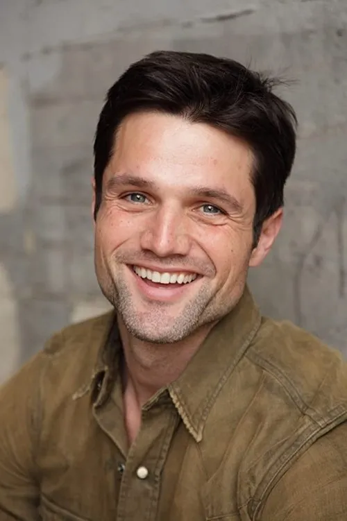 Jason Alan Smith interpretando a Billy Dant / Peter Kenneth Ryan