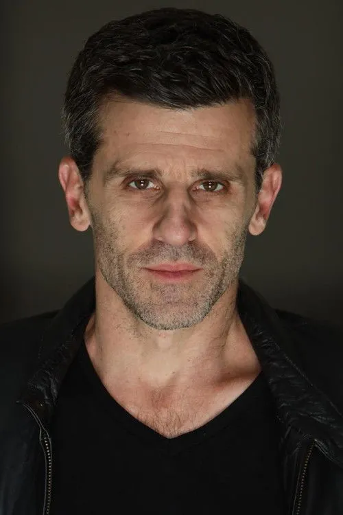 Tom Ardavany ha trabajado con Jason Gurvitz en 1 ocasiones