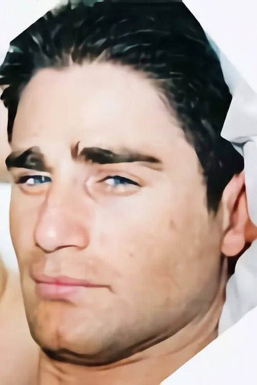 Jason McCain interpretando a 