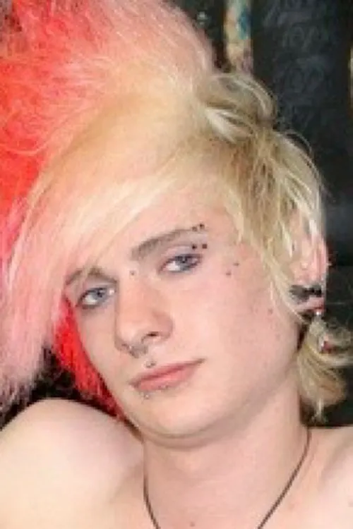 Jason Valentine interpretando a (archive footage)