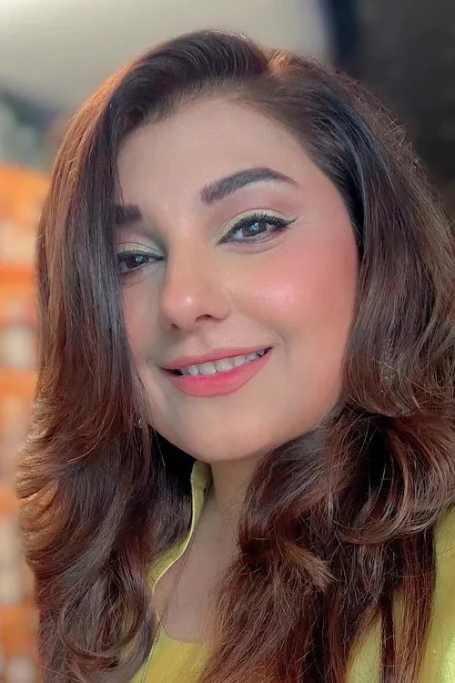 Javeria Saud — personaje: Azra