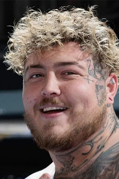 Jay McFarlane interpretando a Self