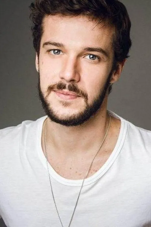 Jayme Matarazzo interpretando a Miguel