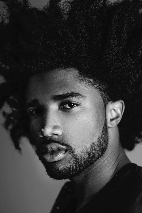 Jayson Aaron interpretando a Ché