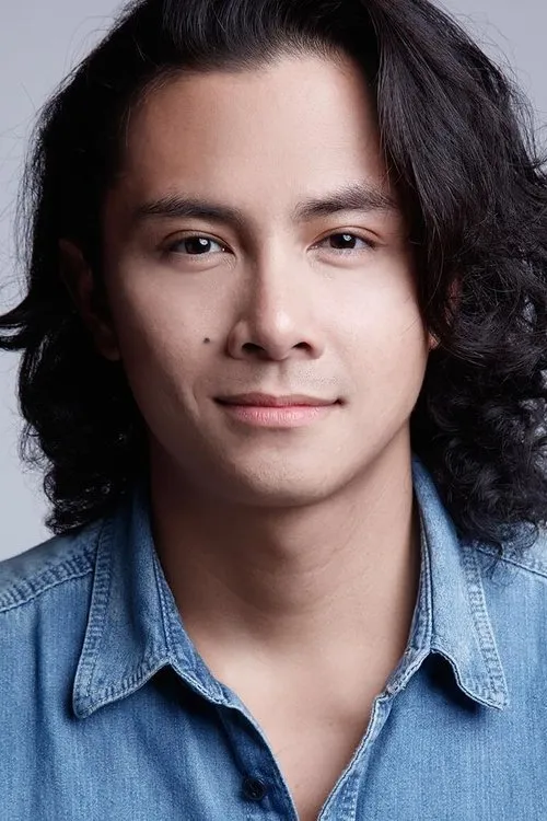 JC Santos interpretando a JC
