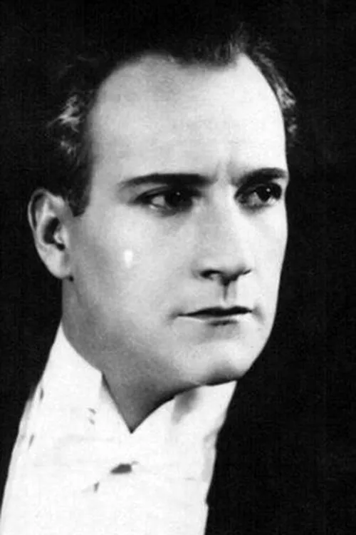 Jean Angelo interpretando a Mirzew