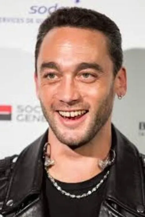 Jean-Baptiste Guégan interpretando a Self