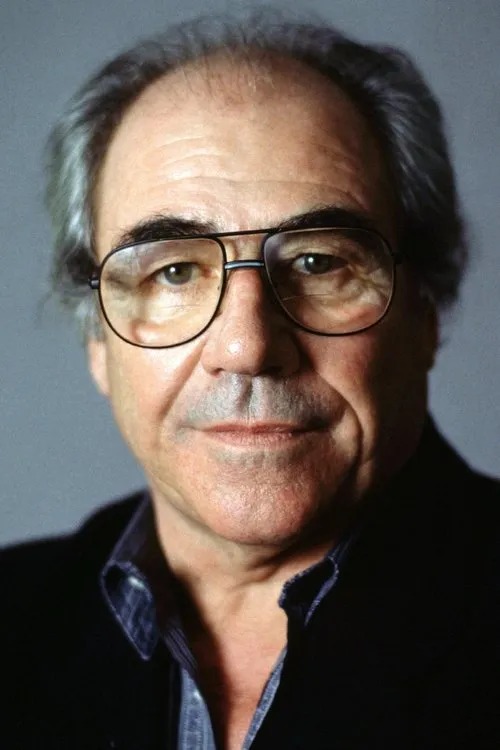 Jean Baudrillard interpretando a Self
