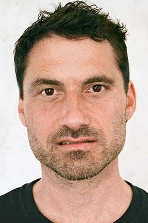 Jean-Charles de Quillacq interpretando a Pharmacist