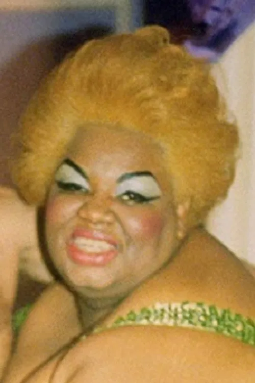 Jean Hill interpretando a Grizelda Brown