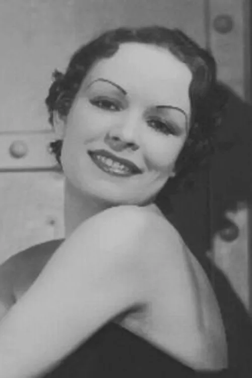 Jean Joyce interpretando a Miss McCoy, Secretary