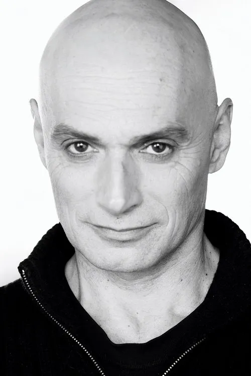 Jean Marchand interpretando a Marc Lalonde