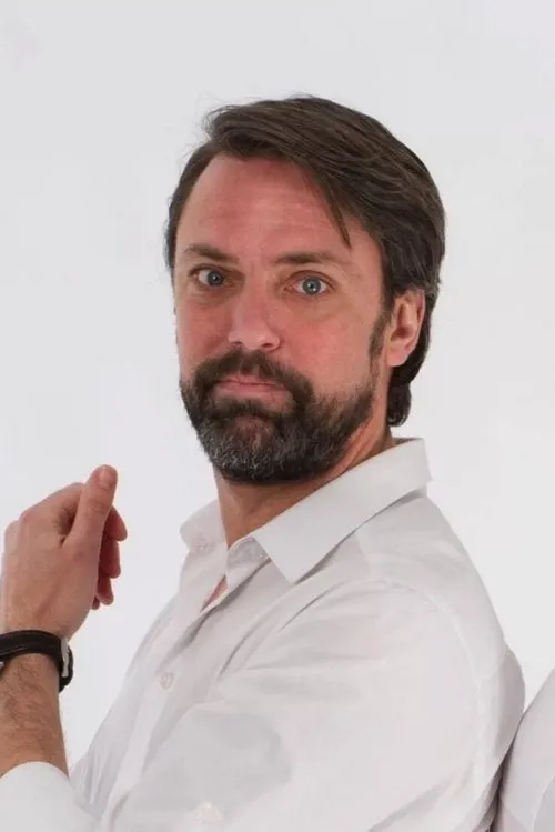 Jean-Marie Corbeil interpretando a Livreur