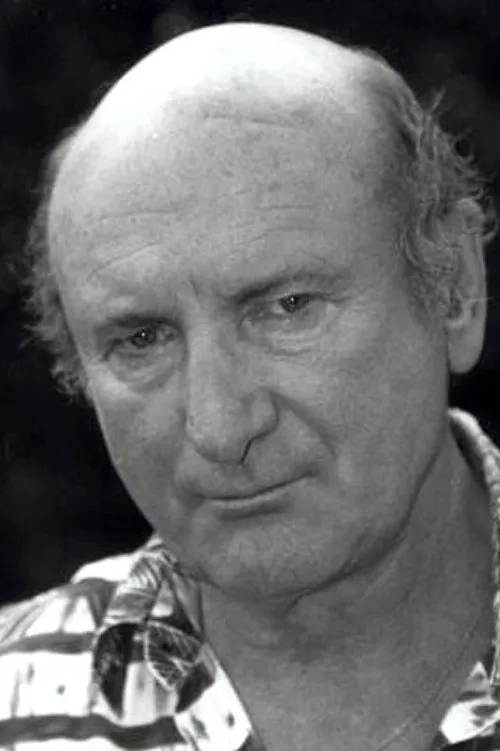 Jean-Pierre Bagot interpretando a Monsieur Beffroit