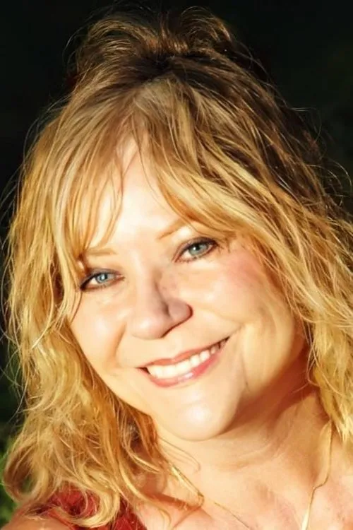 Jeanette O'Connor interpretando a Harriet Rogers