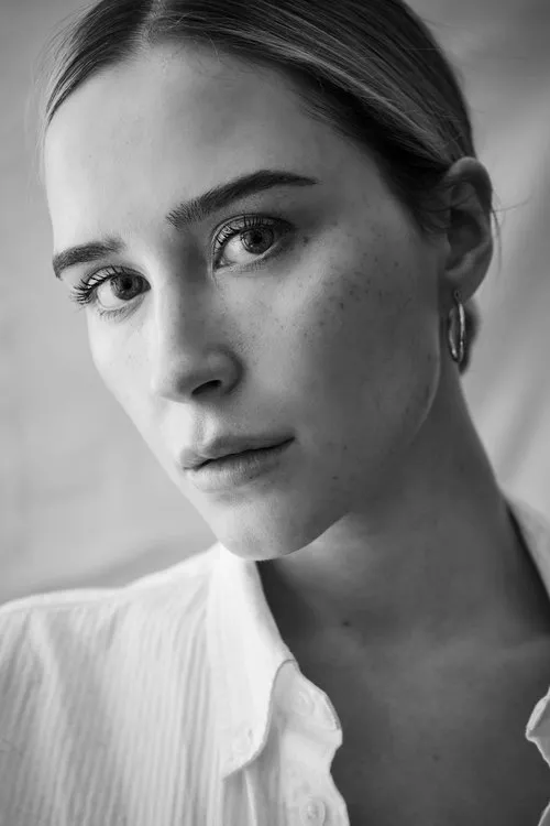 Maya Gosselin ha trabajado con Jeanne Cournoyer en 1 ocasiones