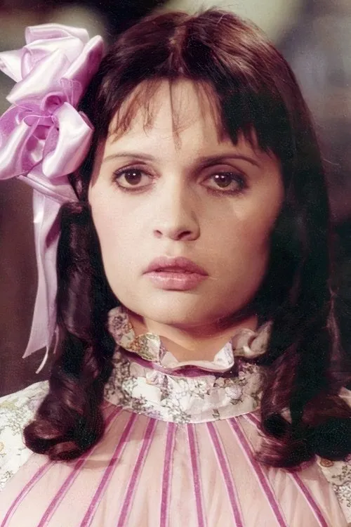 Jeanne Goupil interpretando a Mère d’Antoine