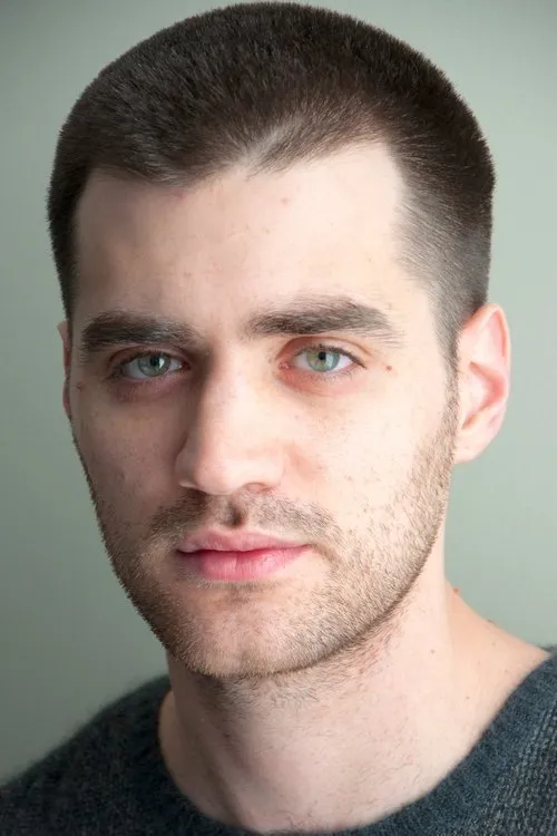 Jeff Adler interpretando a Matteo