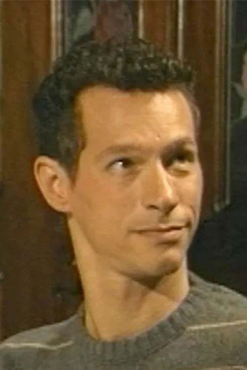 Jeff Dalton interpretando a