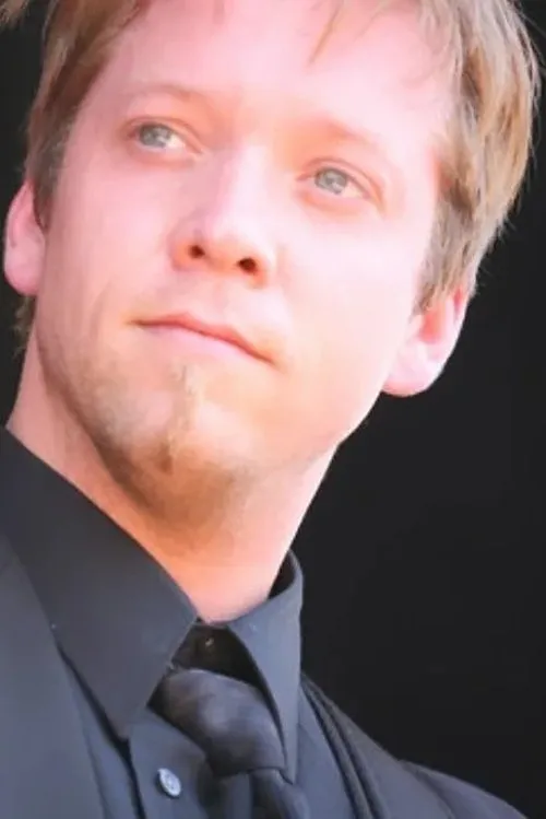 Jeff Karnowski interpretando a