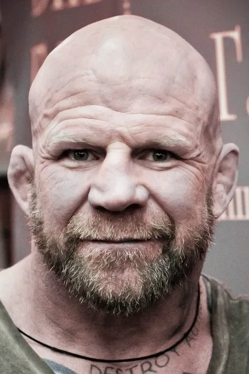 Jeff Monson interpretando a Self