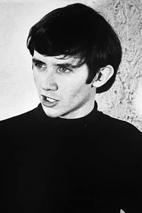 Jeff Siggins interpretando a Bennie