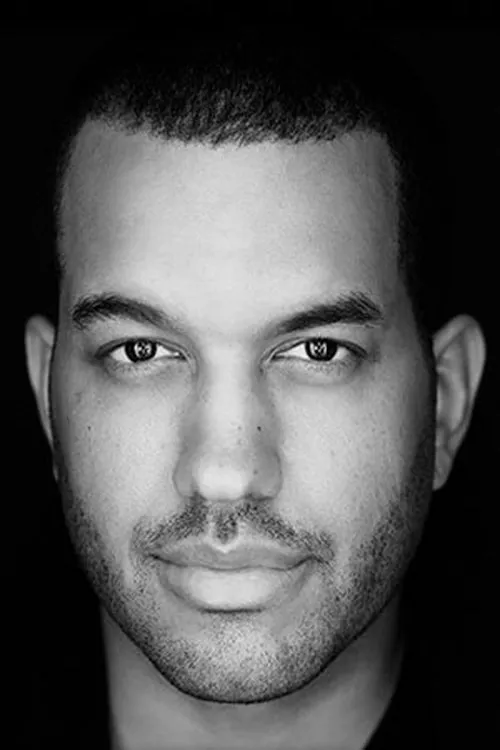 Jeff Wilburn interpretando a Narrator (voice)