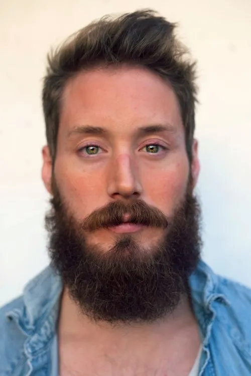 Lou Llobell ha trabajado con Jeff Worden en 1 ocasiones