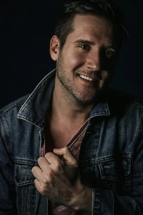 Jeffry Griffin interpretando a Sam Gordon