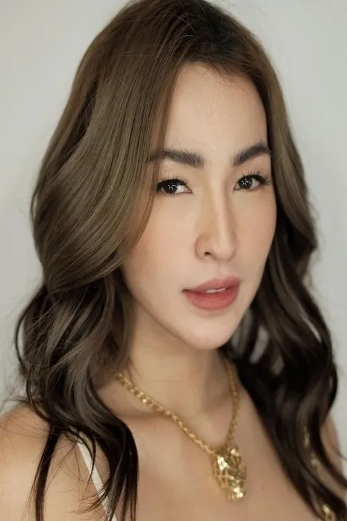 Jelai Andres interpretando a