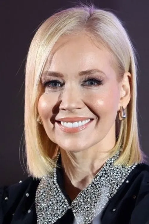 Jelena Rozga interpretando a Djevojka sa naocalama