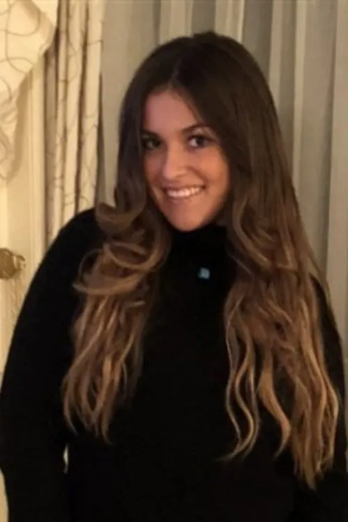 Jenna Azoulay interpretando a Zoé