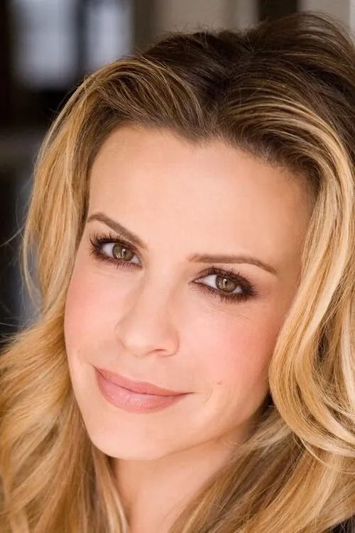 Jenna Gering interpretando a Louise