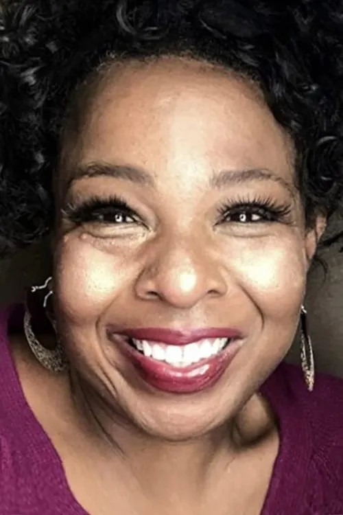 Jenni Burke interpretando a Shirley